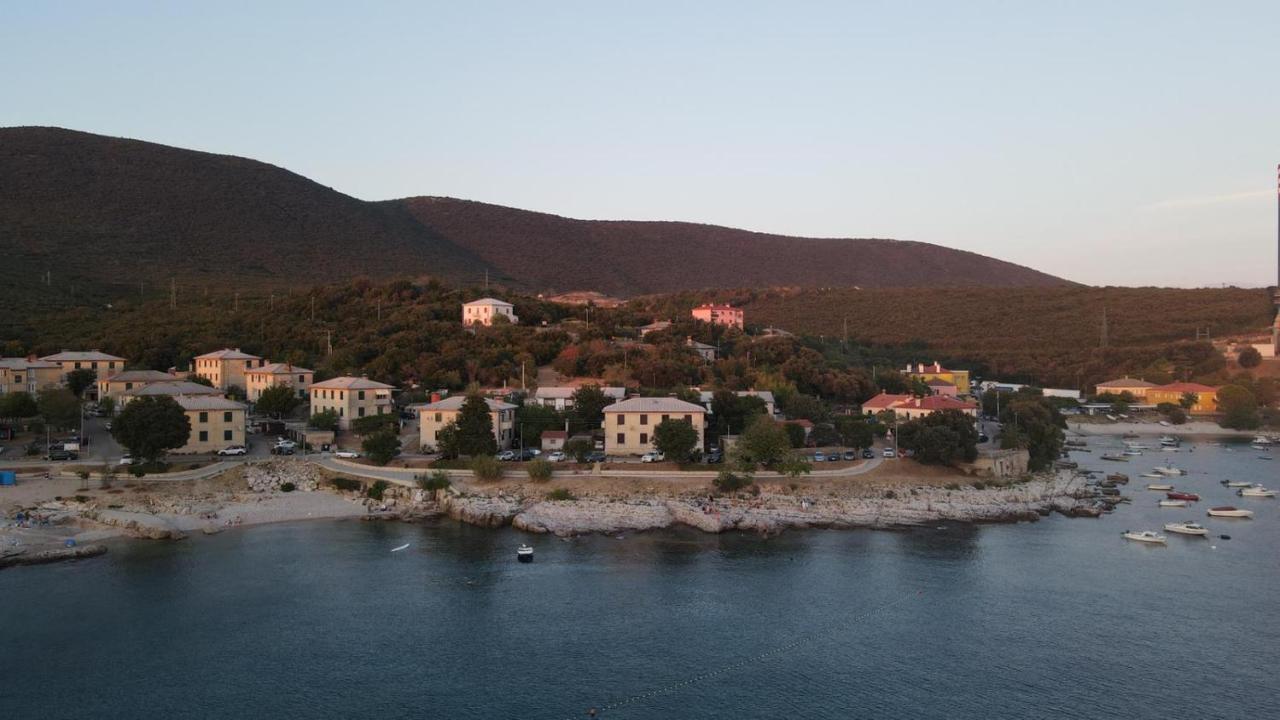Apartmani Zupanic Koromačno Exterior foto
